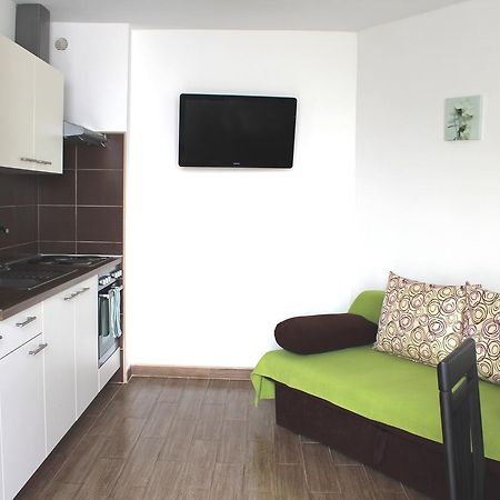 Apartment Maja Кърк Екстериор снимка
