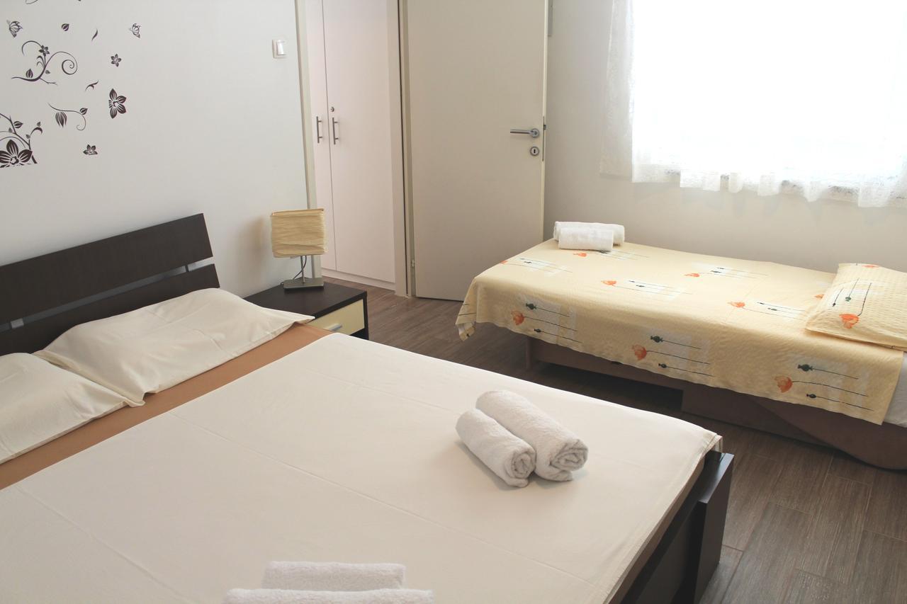 Apartment Maja Кърк Екстериор снимка